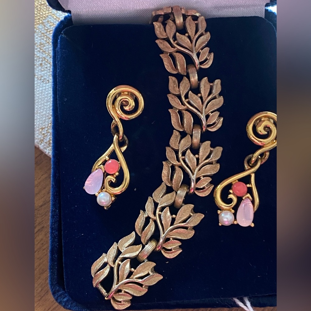 Vintage Crown Trifari w/ gem earrings